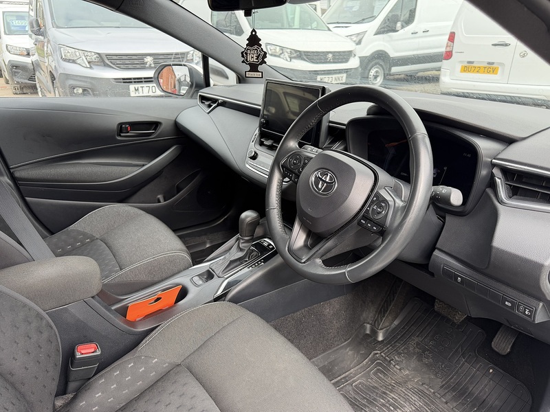 Toyota 1.8 VVT-h Car Derived Van 5dr Petrol Hybrid CVT Euro 6 (s/s) (140 ps)