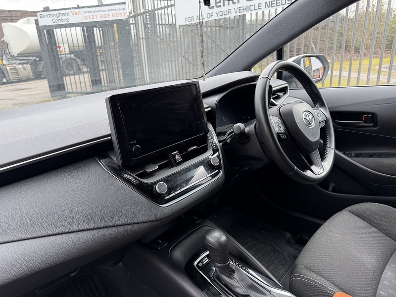 Toyota 1.8 VVT-h Car Derived Van 5dr Petrol Hybrid CVT Euro 6 (s/s) (140 ps)