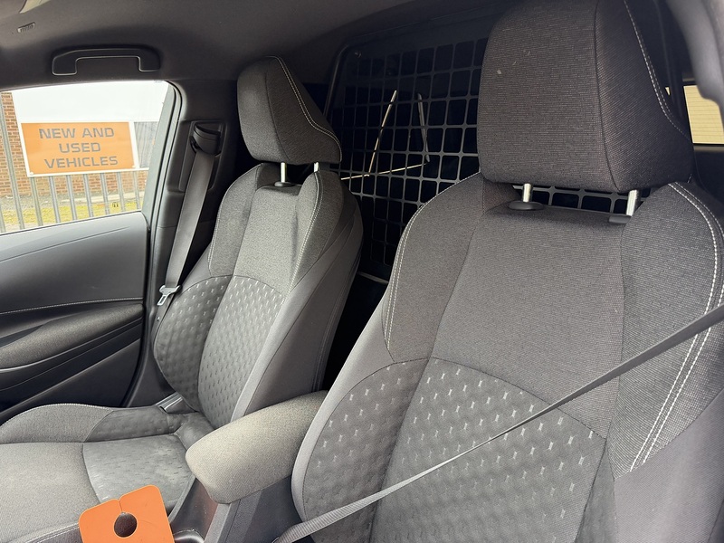 Toyota 1.8 VVT-h Car Derived Van 5dr Petrol Hybrid CVT Euro 6 (s/s) (140 ps)