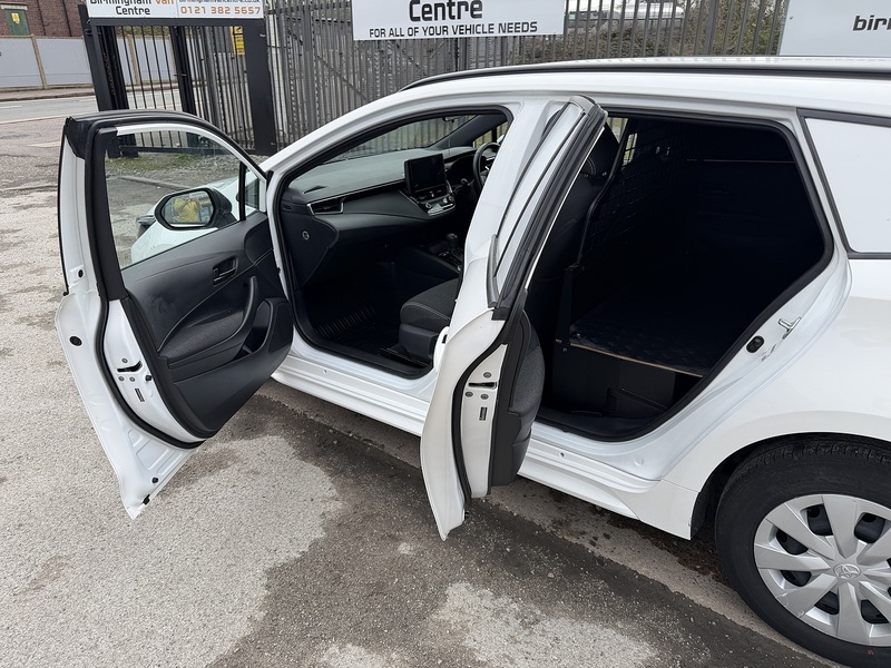 Toyota 1.8 VVT-h Car Derived Van 5dr Petrol Hybrid CVT Euro 6 (s/s) (140 ps)