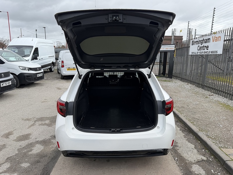 Toyota 1.8 VVT-h Car Derived Van 5dr Petrol Hybrid CVT Euro 6 (s/s) (140 ps)