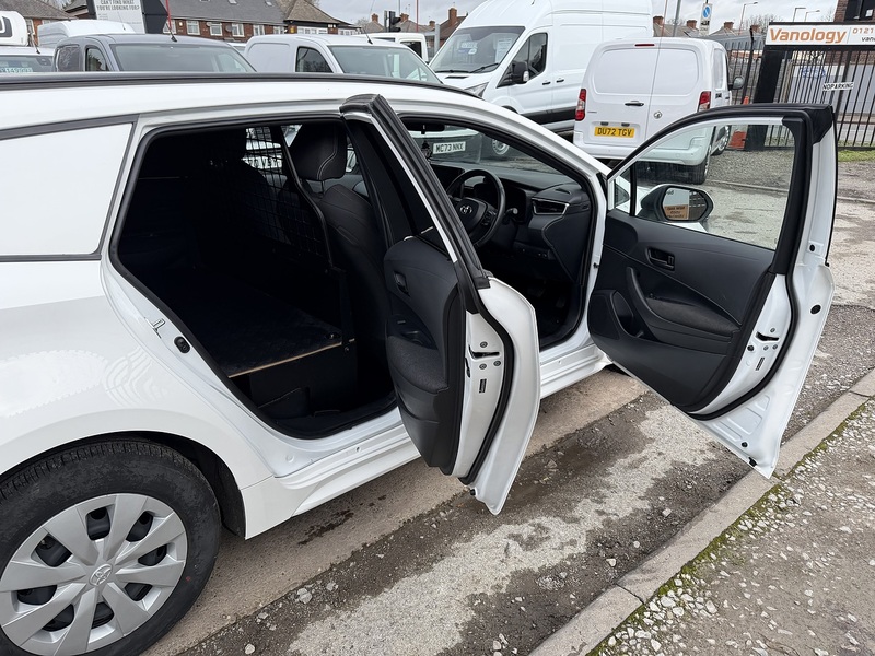 Toyota 1.8 VVT-h Car Derived Van 5dr Petrol Hybrid CVT Euro 6 (s/s) (140 ps)