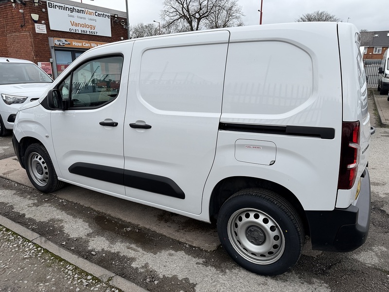 Peugeot 1.5 BlueHDi 1000 Professional Premium + Standard Panel Van 5dr Diesel Manual SWB Euro 6 (s/s) (100 bhp)