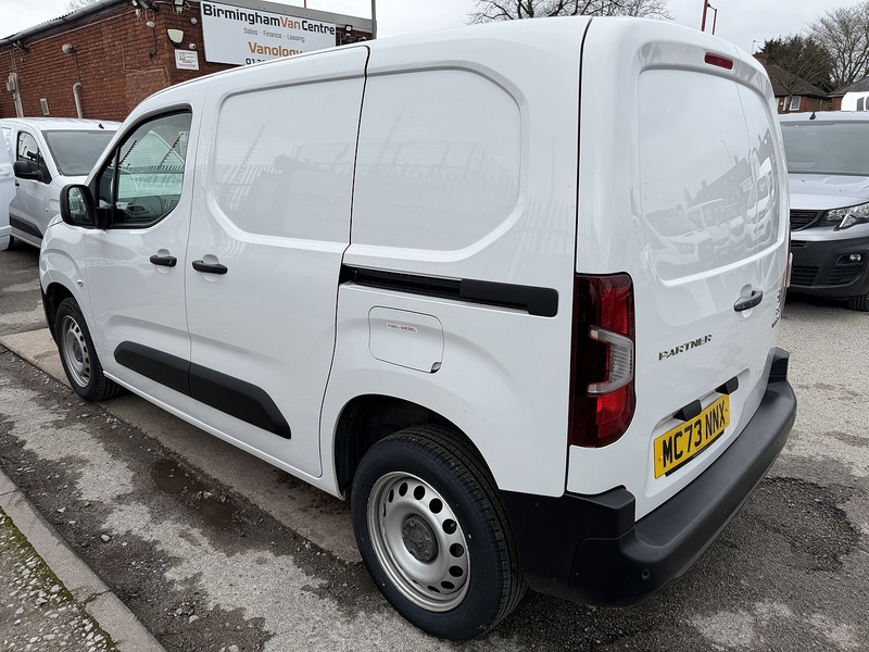 Peugeot 1.5 BlueHDi 1000 Professional Premium + Standard Panel Van 5dr Diesel Manual SWB Euro 6 (s/s) (100 bhp)