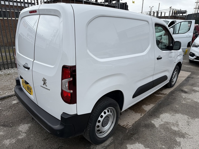 Peugeot 1.5 BlueHDi 1000 Professional Premium + Standard Panel Van 5dr Diesel Manual SWB Euro 6 (s/s) (100 bhp)
