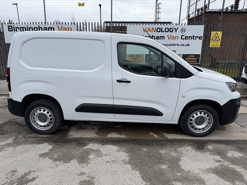 Peugeot 1.5 BlueHDi 1000 Professional Premium + Standard Panel Van 5dr Diesel Manual SWB Euro 6 (s/s) (100 bhp)