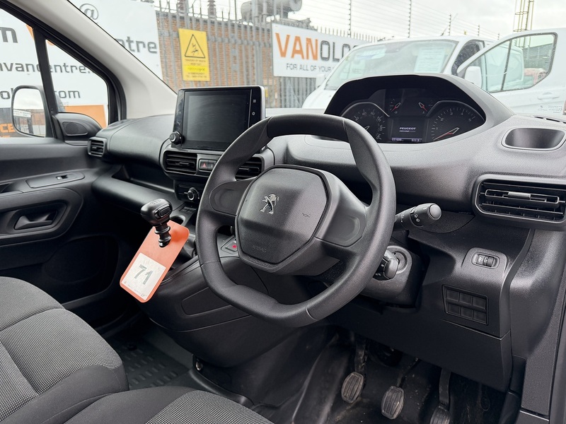 Peugeot 1.5 BlueHDi 1000 Professional Premium + Standard Panel Van 5dr Diesel Manual SWB Euro 6 (s/s) (100 bhp)