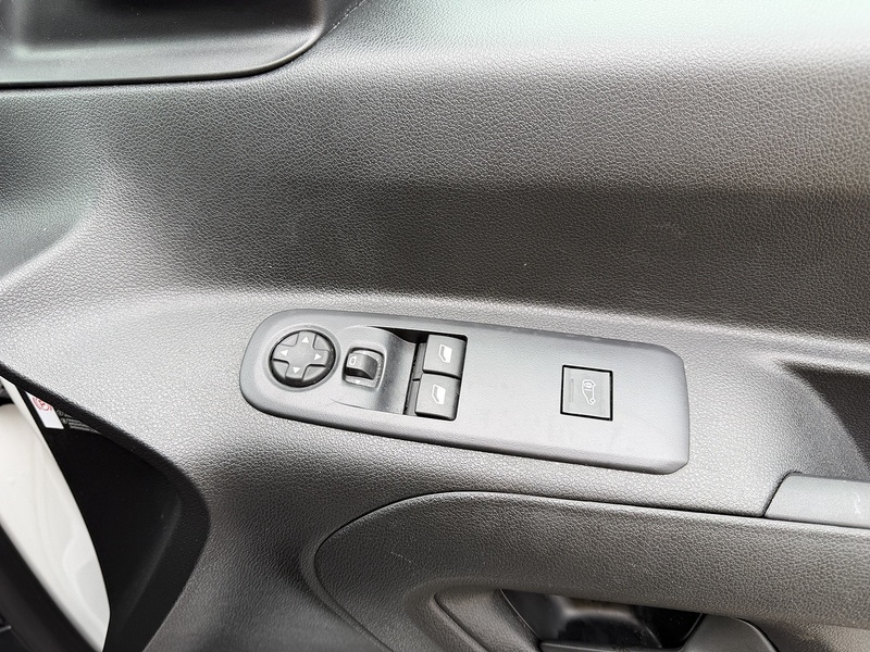 Peugeot 1.5 BlueHDi 1000 Professional Premium + Standard Panel Van 5dr Diesel Manual SWB Euro 6 (s/s) (100 bhp)