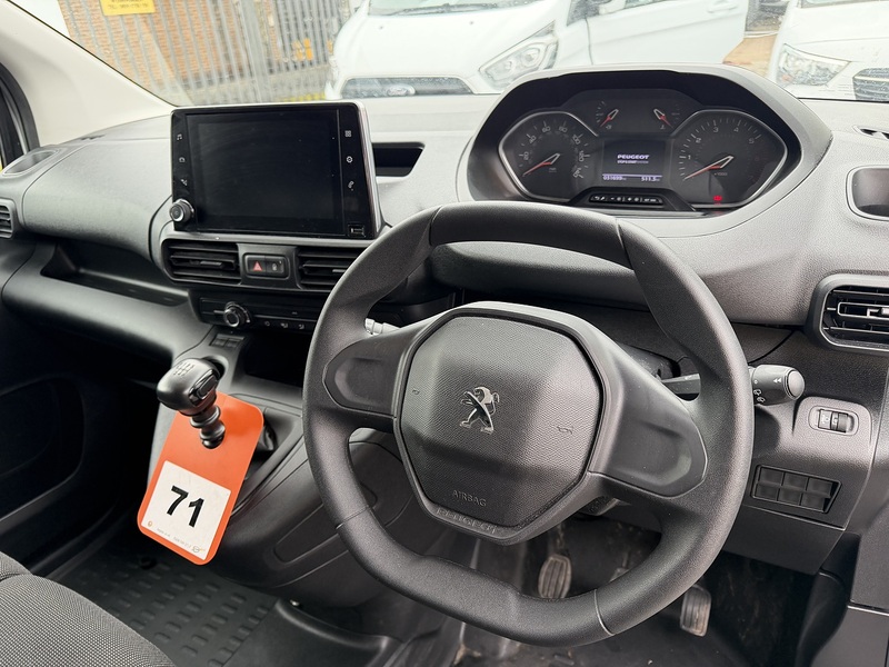 Peugeot 1.5 BlueHDi 1000 Professional Premium + Standard Panel Van 5dr Diesel Manual SWB Euro 6 (s/s) (100 bhp)