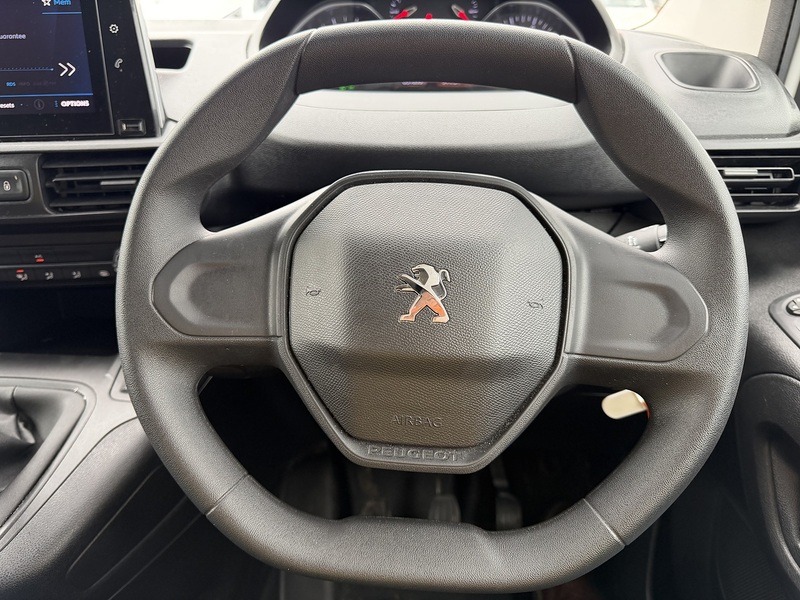 Peugeot 1.5 BlueHDi 1000 Professional Premium + Standard Panel Van 5dr Diesel Manual SWB Euro 6 (s/s) (100 bhp)