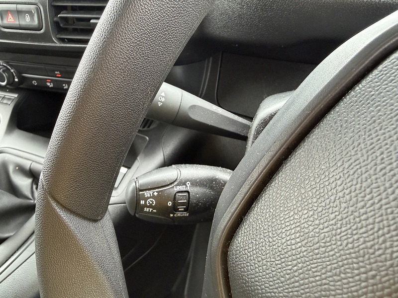 Peugeot 1.5 BlueHDi 1000 Professional Premium + Standard Panel Van 5dr Diesel Manual SWB Euro 6 (s/s) (100 bhp)