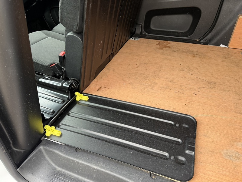 Peugeot 1.5 BlueHDi 1000 Professional Premium + Standard Panel Van 5dr Diesel Manual SWB Euro 6 (s/s) (100 bhp)