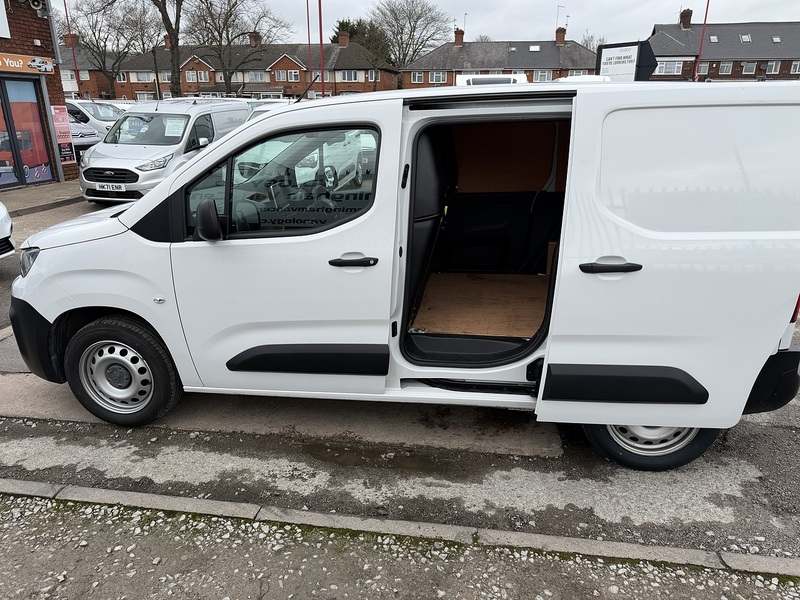 Peugeot 1.5 BlueHDi 1000 Professional Premium + Standard Panel Van 5dr Diesel Manual SWB Euro 6 (s/s) (100 bhp)