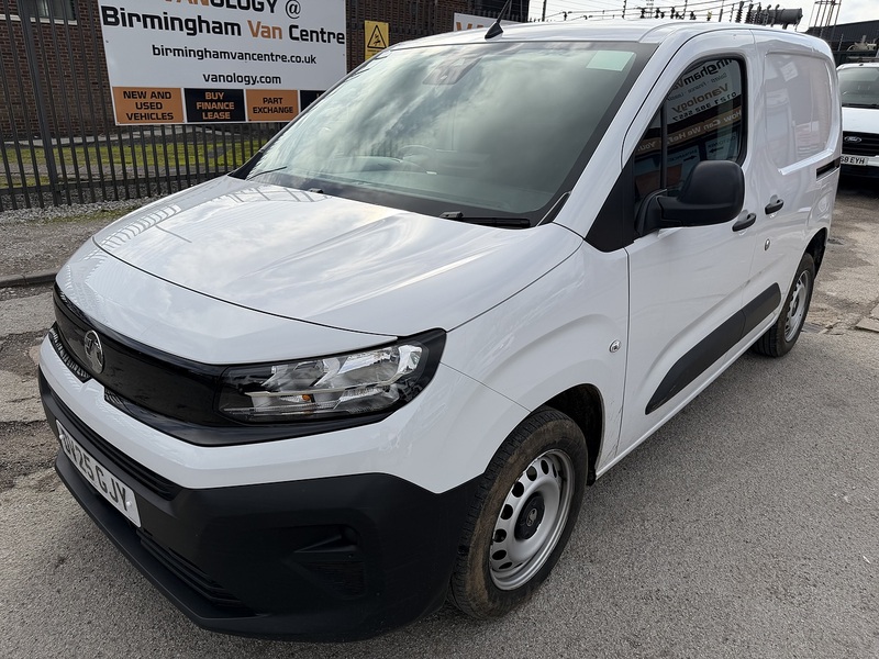 Vauxhall SPORTIVE 1.5CDTi 100 2300 L1 (WITH MEDIA SCREEN)