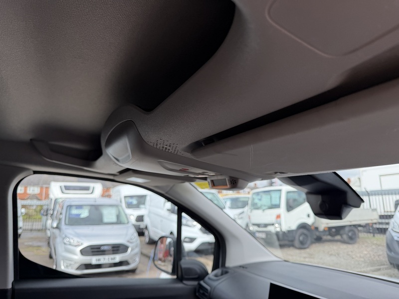 Vauxhall SPORTIVE 1.5CDTi 100 2300 L1 (WITH MEDIA SCREEN)