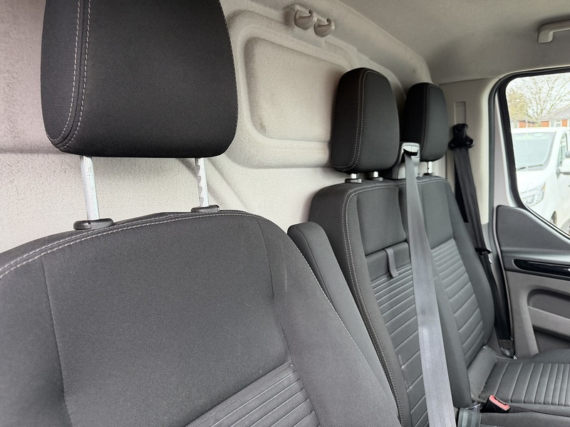 Ford 2.0 300 EcoBlue Limited Panel Van 5dr Diesel Manual L2 H1 Euro 6 (s/s) (130 ps)