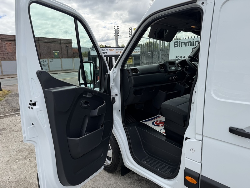 Renault 2.3DCi 135 LWB L3H2 3500  BUSINESS PLUS (AIRCON)