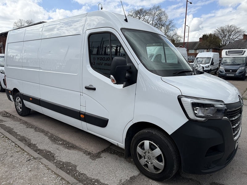 Renault 2.3 dCi 35 Business+ Panel Van 5dr Diesel Manual FWD LWB Medium Roof Euro 6 (135 ps)