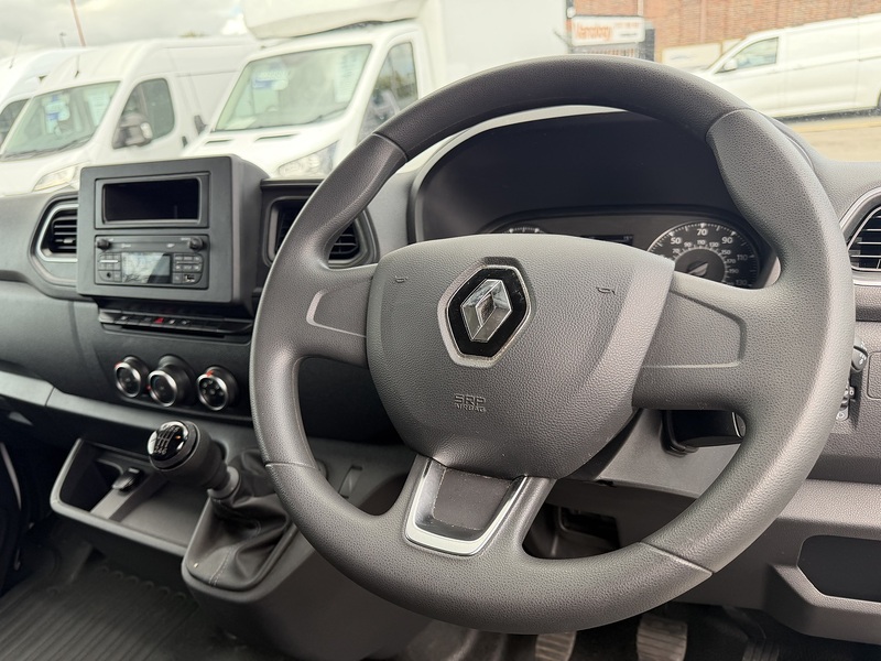 Renault 2.3 dCi 35 Business+ Panel Van 5dr Diesel Manual FWD LWB Medium Roof Euro 6 (135 ps)