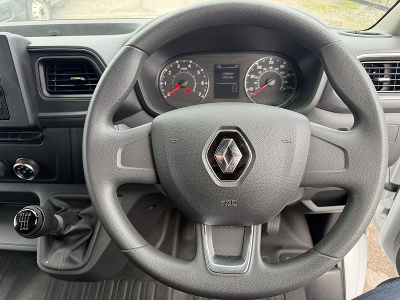 Renault 2.3 dCi 35 Business+ Panel Van 5dr Diesel Manual FWD LWB Medium Roof Euro 6 (135 ps)