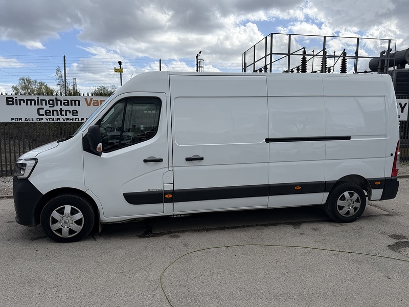 Renault 2.3 dCi 35 Business+ Panel Van 5dr Diesel Manual FWD LWB Medium Roof Euro 6 (135 ps)