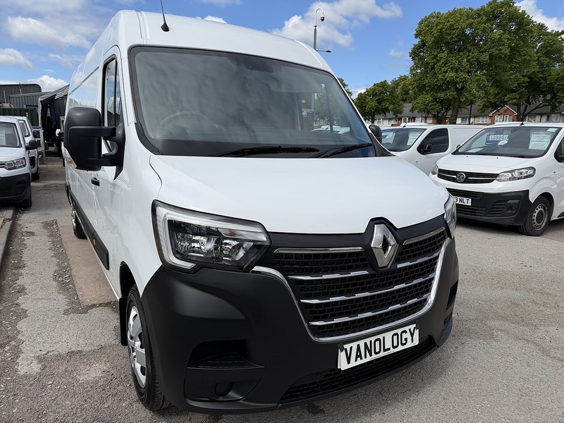 Renault 2.3 dCi 35 Business+ Panel Van 5dr Diesel Manual FWD LWB Medium Roof Euro 6 (135 ps)