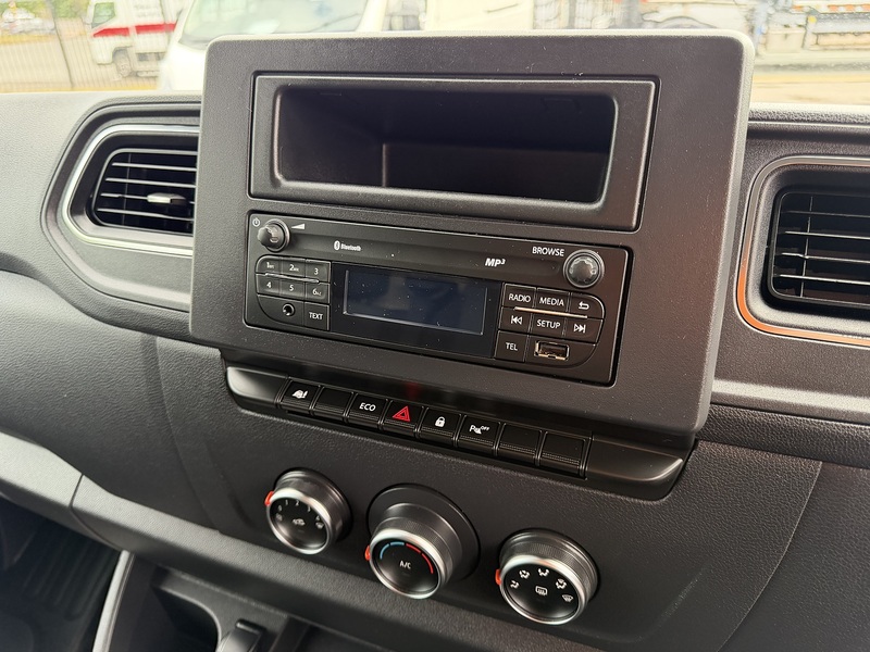 Renault 2.3 dCi 35 Business+ Panel Van 5dr Diesel Manual FWD LWB Medium Roof Euro 6 (135 ps)