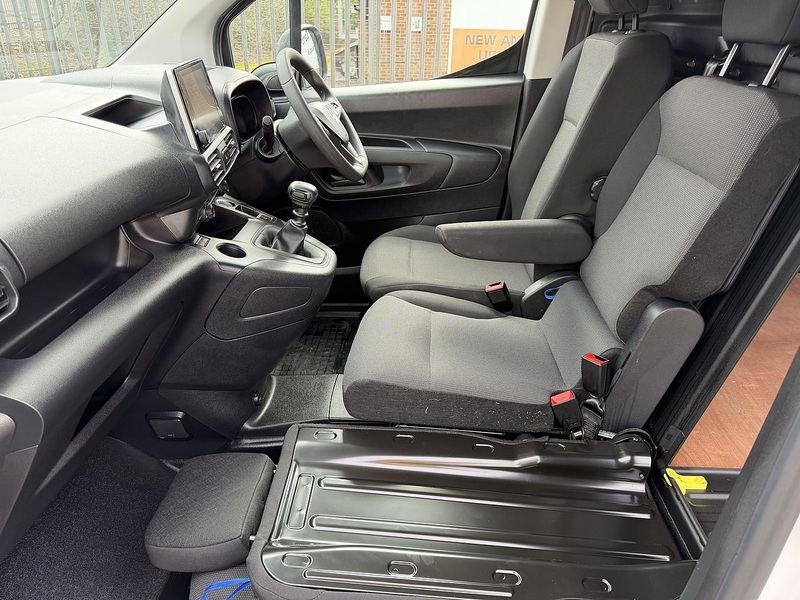 Vauxhall 1.5 Turbo D 2300 Pro Panel Van 5dr Diesel Manual L1 H1 Euro 6 (s/s) (100 ps)