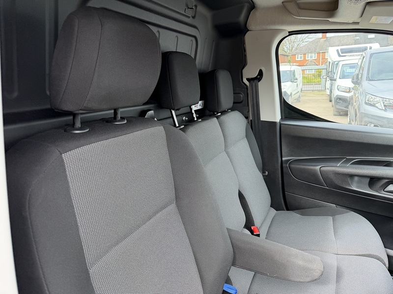 Vauxhall 1.5 Turbo D 2300 Pro Panel Van 5dr Diesel Manual L1 H1 Euro 6 (s/s) (100 ps)