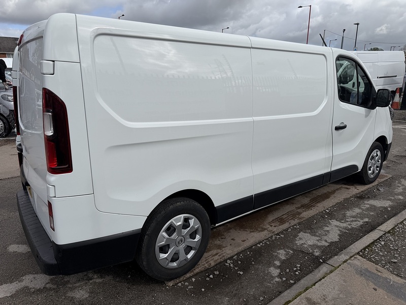 Renault 2.0 dCi Blue LL30 Business+ Panel Van 5dr Diesel Manual L2 H1 Euro 6 (s/s) (130 ps)
