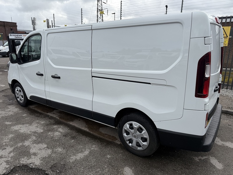 Renault 2.0 dCi Blue LL30 Business+ Panel Van 5dr Diesel Manual L2 H1 Euro 6 (s/s) (130 ps)