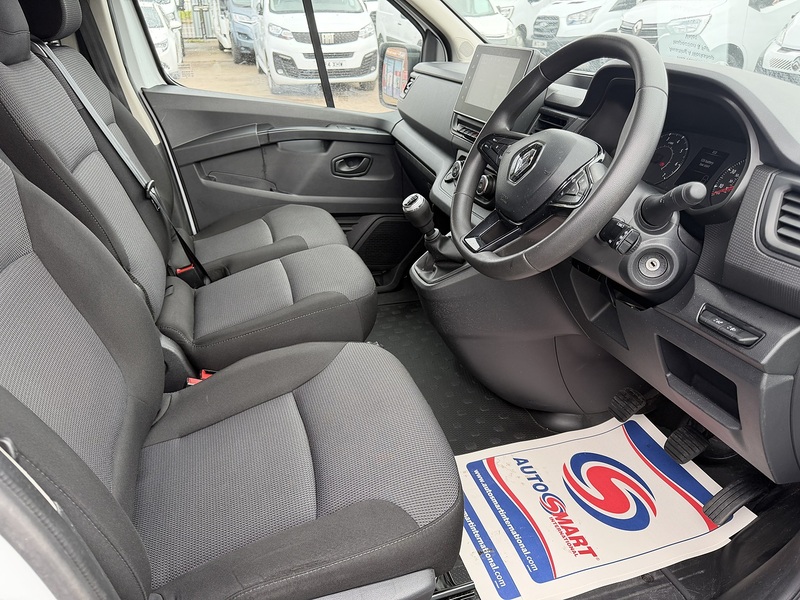 Renault 2.0 dCi Blue LL30 Business+ Panel Van 5dr Diesel Manual L2 H1 Euro 6 (s/s) (130 ps)