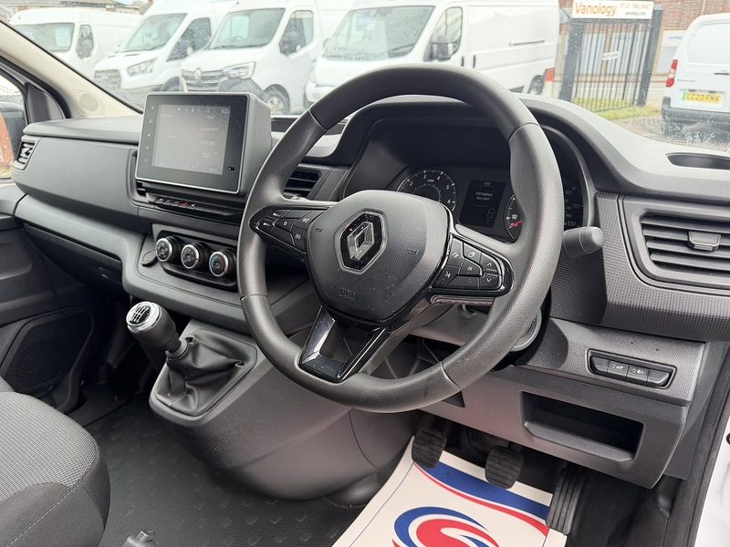 Renault 2.0 dCi Blue LL30 Business+ Panel Van 5dr Diesel Manual L2 H1 Euro 6 (s/s) (130 ps)