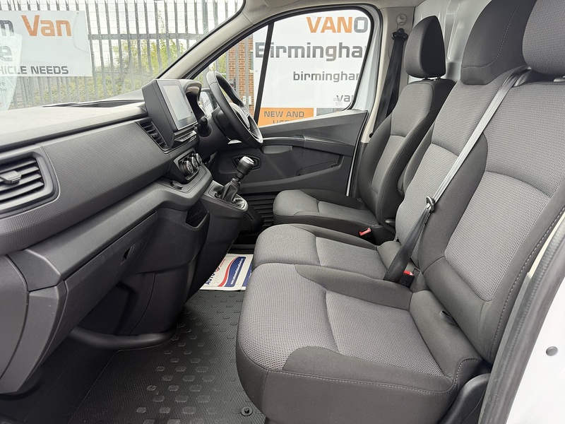 Renault 2.0 dCi Blue LL30 Business+ Panel Van 5dr Diesel Manual L2 H1 Euro 6 (s/s) (130 ps)