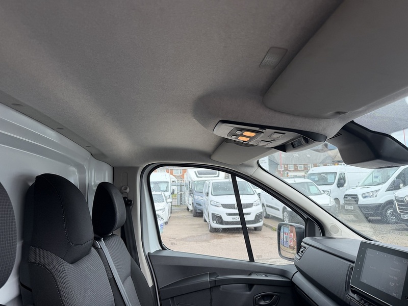 Renault 2.0 dCi Blue LL30 Business+ Panel Van 5dr Diesel Manual L2 H1 Euro 6 (s/s) (130 ps)