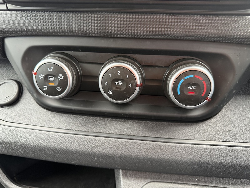 Renault 2.0 dCi Blue LL30 Business+ Panel Van 5dr Diesel Manual L2 H1 Euro 6 (s/s) (130 ps)