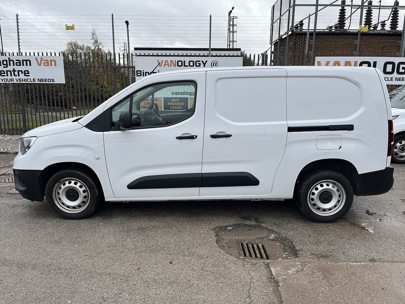 Vauxhall 1.5 Turbo D 2300 Dynamic Panel Van 6dr Diesel Manual L2 H1 Euro 6 (100 ps)