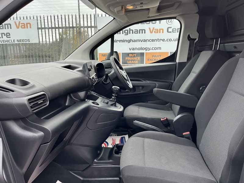 Vauxhall 1.5 Turbo D 2300 Dynamic Panel Van 6dr Diesel Manual L2 H1 Euro 6 (100 ps)