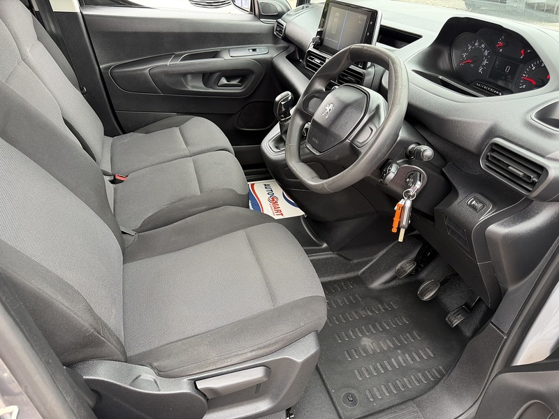 Peugeot 1.5 BlueHDi 1000 Professional Standard Panel Van 5dr Diesel Manual SWB Euro 6 (100 bhp)