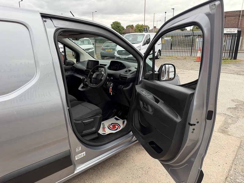 Peugeot 1.5 BlueHDi 1000 Professional Standard Panel Van 5dr Diesel Manual SWB Euro 6 (100 bhp)