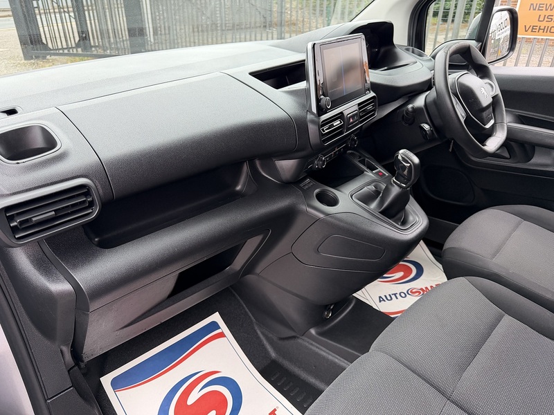 Peugeot 1.5 BlueHDi 1000 Professional Standard Panel Van 5dr Diesel Manual SWB Euro 6 (100 bhp)