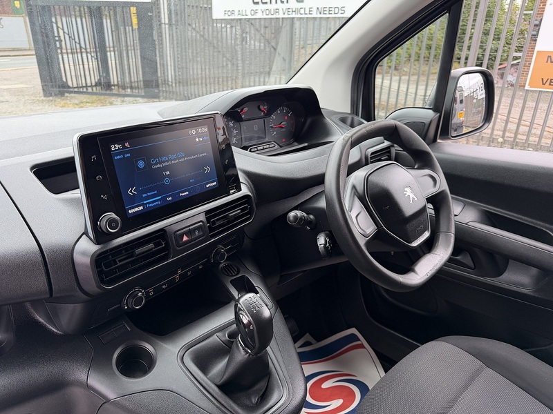 Peugeot 1.5 BlueHDi 1000 Professional Standard Panel Van 5dr Diesel Manual SWB Euro 6 (100 bhp)