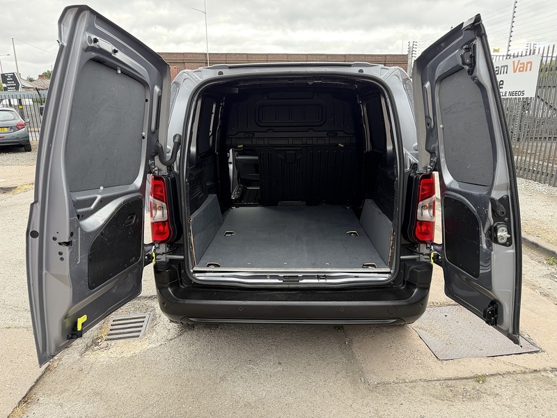 Peugeot 1.5 BlueHDi 1000 Professional Standard Panel Van 5dr Diesel Manual SWB Euro 6 (100 bhp)