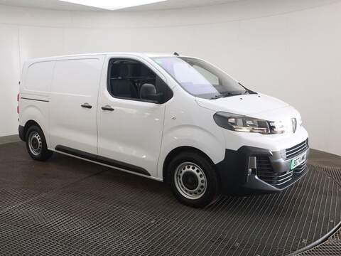 75kWh Professional Standard Panel Van 6dr Electric Auto MWB (7.4kW Charger) (136 ps)
