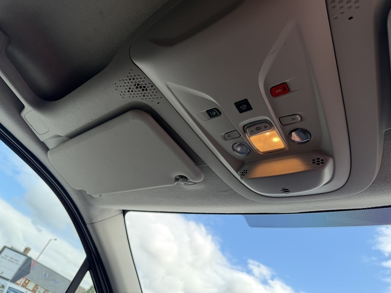 Peugeot Partner BlueHDi 1000 Professional Premium + - U8944