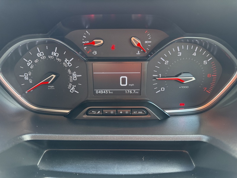 Peugeot Partner BlueHDi 1000 Professional Premium + - U8944