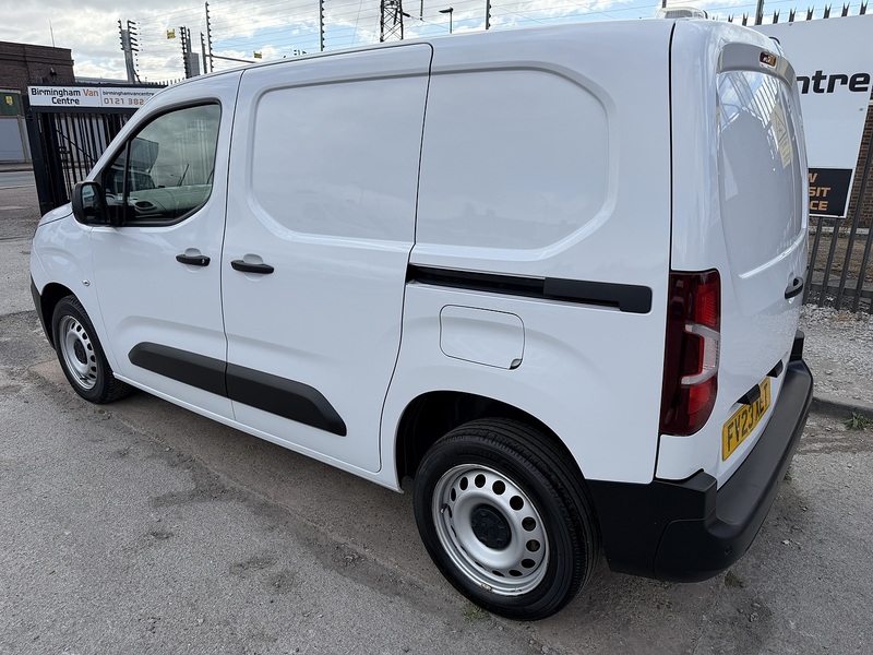 Peugeot Partner BlueHDi 1000 Professional Premium + - U8944