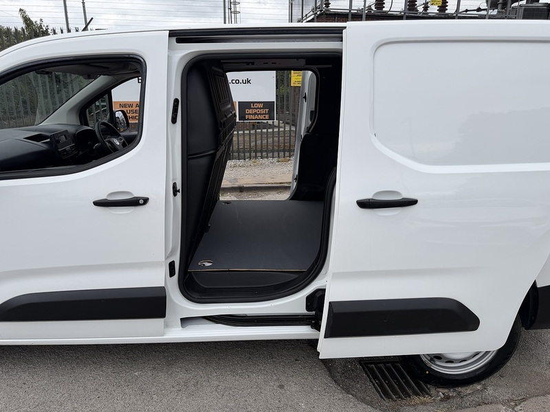 Vauxhall Combo Turbo D 2300 Sportive - U8948