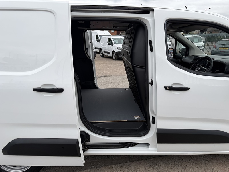 Vauxhall Combo Turbo D 2300 Sportive - U8948