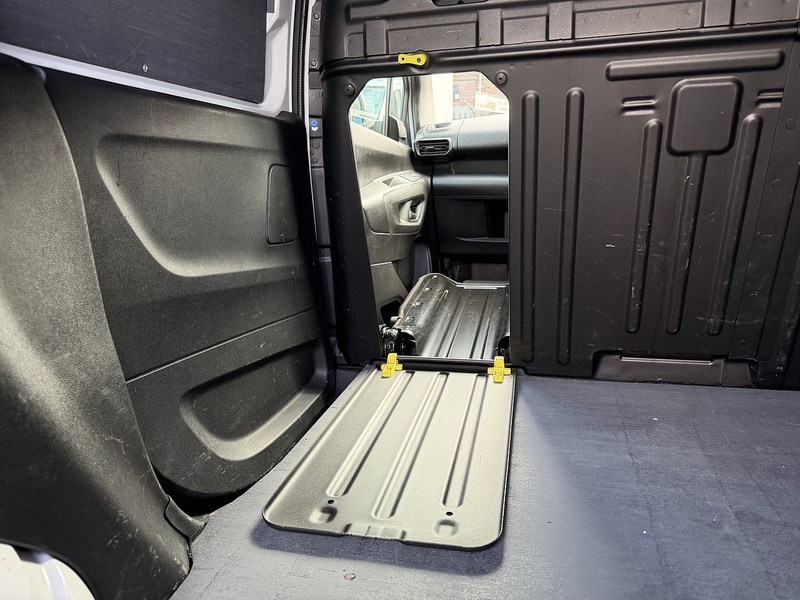 Vauxhall Combo Turbo D 2300 Sportive - U8948